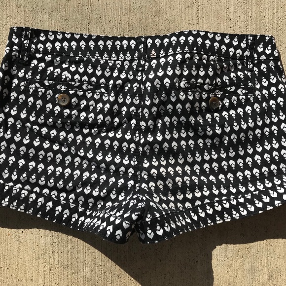 Women’s shorts size 11 - Picture 2 of 4